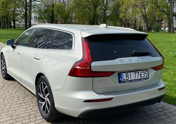 Volvo V60 cena 85900 przebieg: 178500, rok produkcji 2019 z Buk małe 211